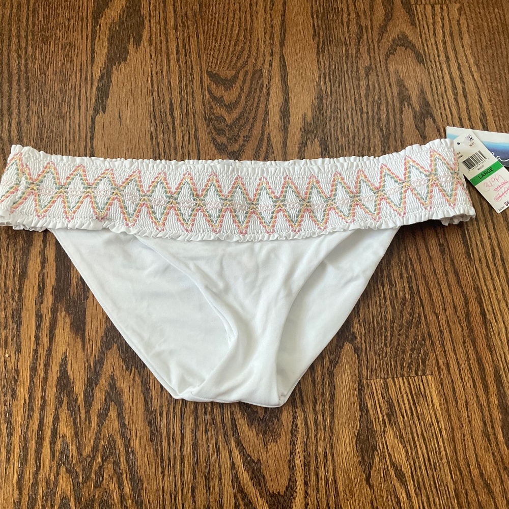 Isabella Rose women’s bikini bottoms, size L, NWT
